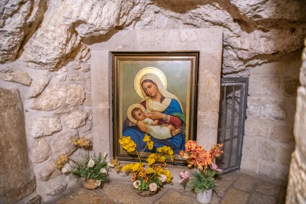 The depiction of Our Lady of the Milk inside the Milk Grotto in Bethlehem. “Just a drop was enough to change the color of the rock, and this drop continues to change people’s lives,” said Father Luis Enrique Segovia, guardian of the Franciscan convent in Bethlehem and, for eight years, among the friars serving at the Milk Grotto. “Many people come here, even from afar, seeking a miracle, and in an instant, everything changes.” Credit: Marinella Bandini