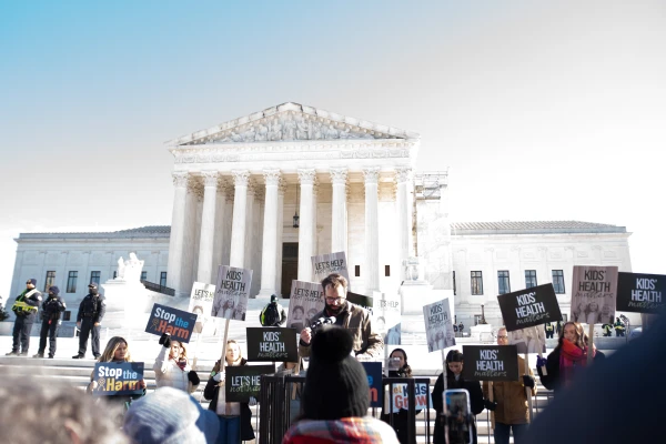 Matt Walsh, the creator of the documentary “What is a Woman?”, speaks in front of the Supreme Court building on Dec. 4, 2024, as justices hear oral arguments for a challenge to a Tennessee law banning transgender surgeries and drug treatments for minors. Credit: Madalaine Elhabbal/CNA