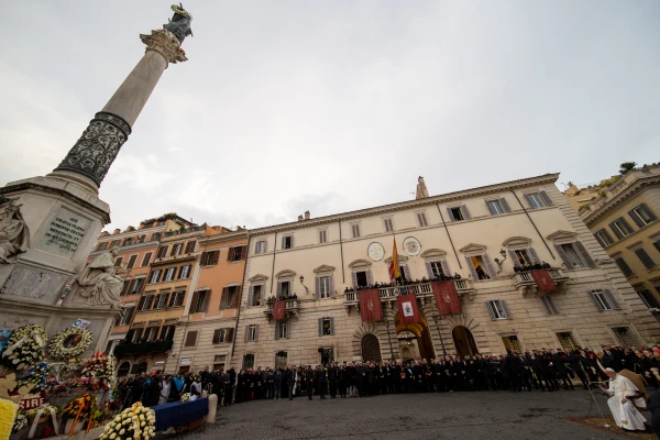 Pope Francis reads his prayer of dedication to Mary Immaculate during the ceremony. Credit: Daniel Ibáñez/CNA