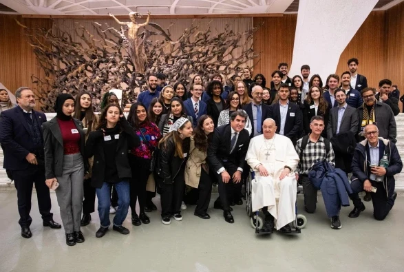 Pope Francis with the group after a general audience. Credit: Scholas Ocurrentes