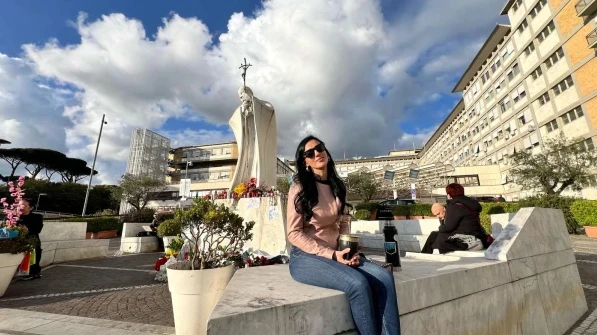 Daiana Guspero outside the Gemelli Hospital. Credit: Courtesy of Daiana Guspero