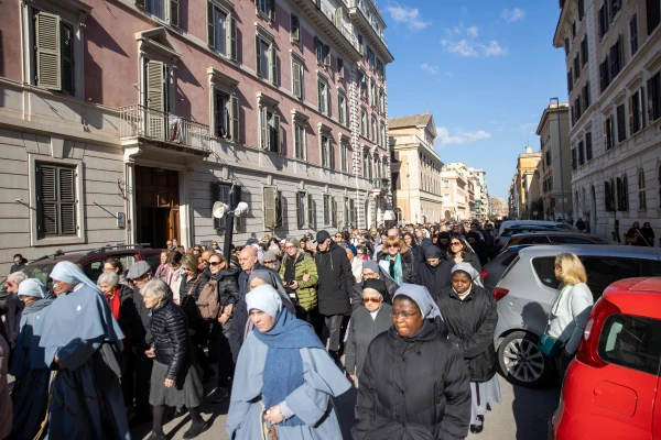 A St. Joseph’s procession winds through the streets of Rome and the surrounding neighborhood of the Parish of San Giuseppe al Trionfale in Rome on March 19, 2025. Credit: Daniel Ibañez/CNA