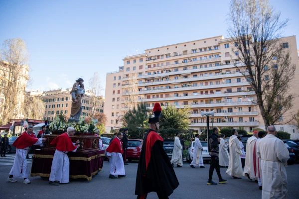 A St. Joseph’s procession winds through the streets of Rome and the surrounding neighborhood of the Parish of San Giuseppe al Trionfale in Rome on March 19, 2025. Credit: Daniel Ibañez/CNA