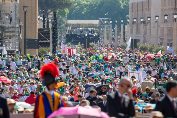 Tens of thousands of young pilgrims, who took part in Jubilee of Teenagers festivities from April 25-27, 2025, were also present at the Divine Mercy Mass dedicated to the late pontiff, including several European scouts groups, such as Italy’s Scouts D’Europa, and American parish groups, including youth from the Basilica of St. Mary in Alexandria, Virginia. Credit: Daniel Ibanez/Vatican Media