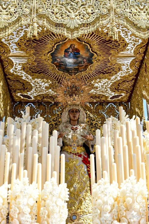 That fleeting moment when the Virgin’s gaze meets yours during the Holy Week procession in Seville, Spain, on April 15, 2025. Credit: Photo courtesy of Joaquín Carmona