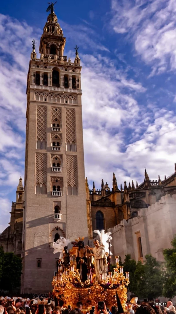The procession of the display by the St. Benedict confraternity arrives at Seville Cathedral. Credit: Photo courtesy of Joaquín Carmona