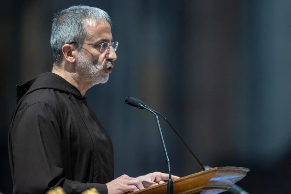 Father Roberto Pasolini, OFM Cap, delivers the homily during the Liturgy of the Lord’s Passion in St. Peter’s Basilica on Good Friday, April 18, 2025. Credit: Daniel Ibañez/CNA