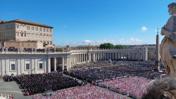 Crowds assemble for the funeral of Pope Francis at St. Peter’s Square, Saturday, April 26, 2025. Credit: Elias Turk/ACI MENA