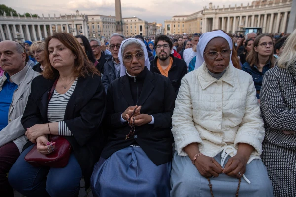 Religious sisters and others gather to pray the rosary for Pope Francis in St. Peter’s Square at the Vatican, Monday, April 21, 2025. Credit: Daniel Ibáñez/CNA