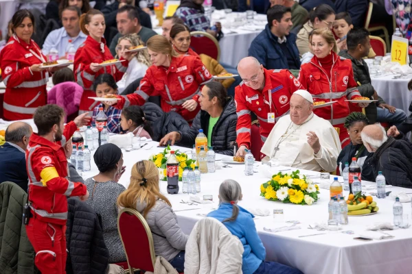 Pope Francis dines with poor people in observance of the eighth World Day of the Poor at the Vatican, Sunday, Nov. 17, 2024. Credit: Daniel Ibáñez/CNA