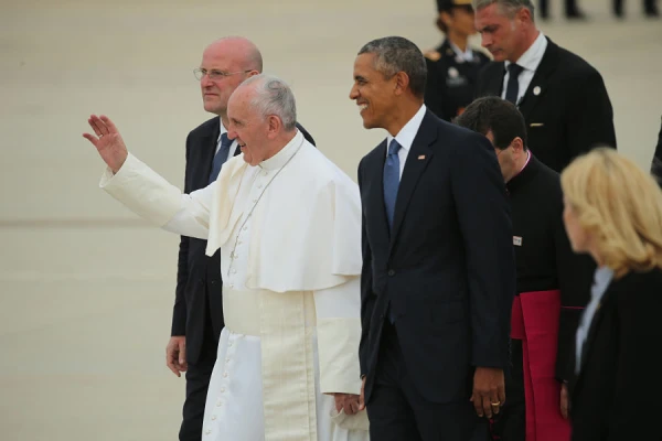 Pope Francis is greeted by President Barack Obama on Sept. 22, 2015. Credit: Somodevilla/Getty Images
