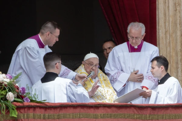 Pope Francis imparts the urbi et orbi blessing on Easter Sunday 2025. Credit: Daniel Ibáñez/EWTN News