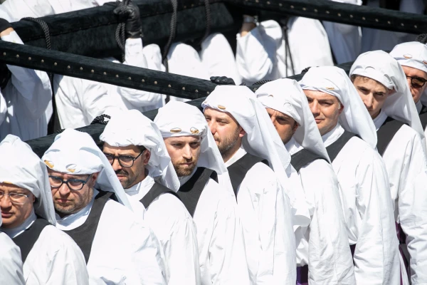 The faithful march during the grand procession of the Jubilee of Confraternities in Rome, Saturday, May 17, 2025. Credit: Daniel Ibáñez/CNA