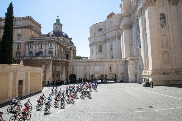 Bicyclists from around the world taking part in the international Giro d'Italia competition pedal through the Square of the Roman Protomartyrs in Vatican City on June 1, 2025. Credit: Daniel Ibáñez/EWTN News/Vatican Pool