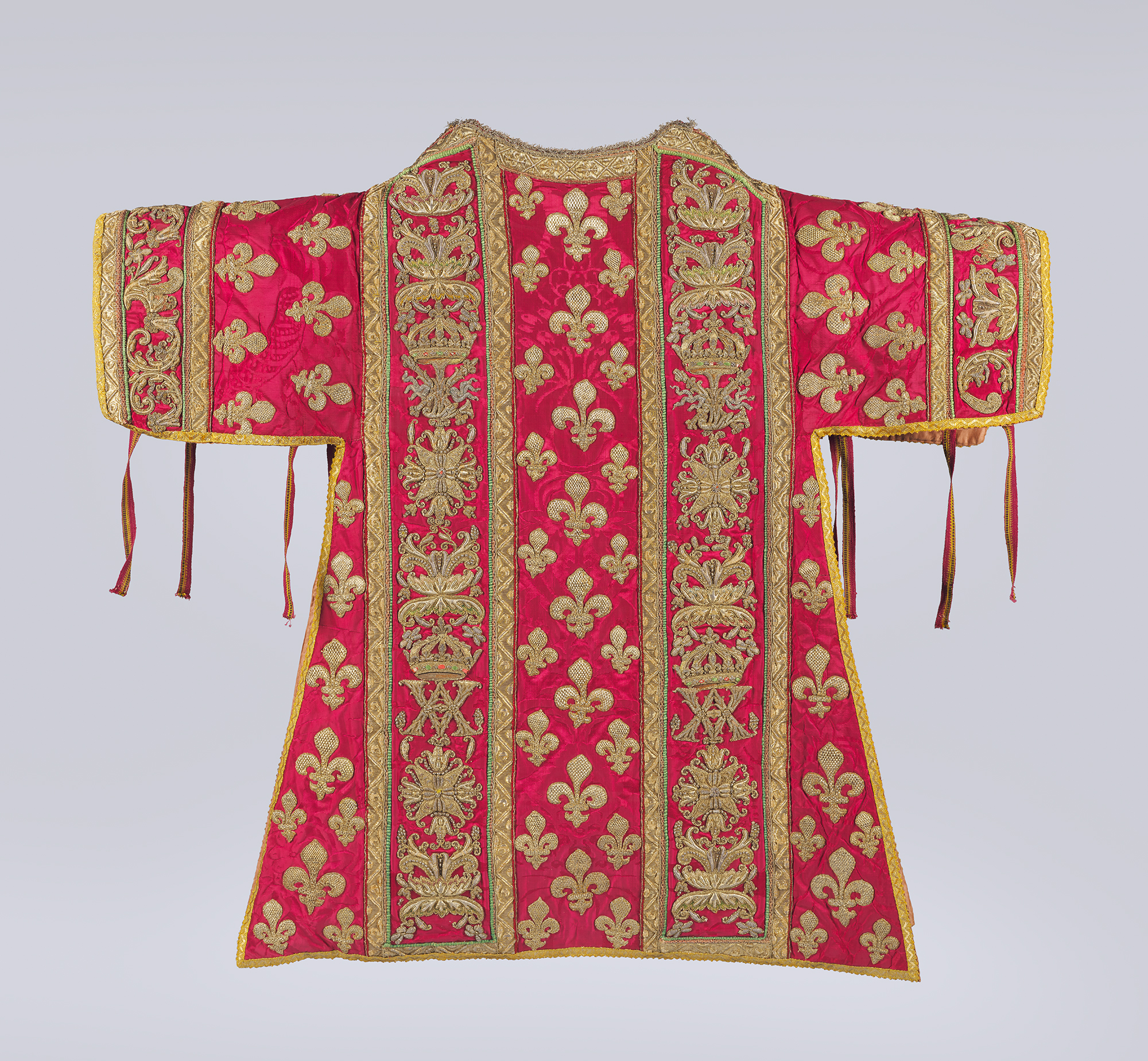 Alexandre Paynet (or Penet), “Red Pontifical Vestments: Two Dalmatics,” 1619, silk, gold, and silver threads. Terra Sancta Museum, Jerusalem, now on display at Kimbell Art Museum in Fort Worth, Texas. | Credit: Joseph Coscia Jr.