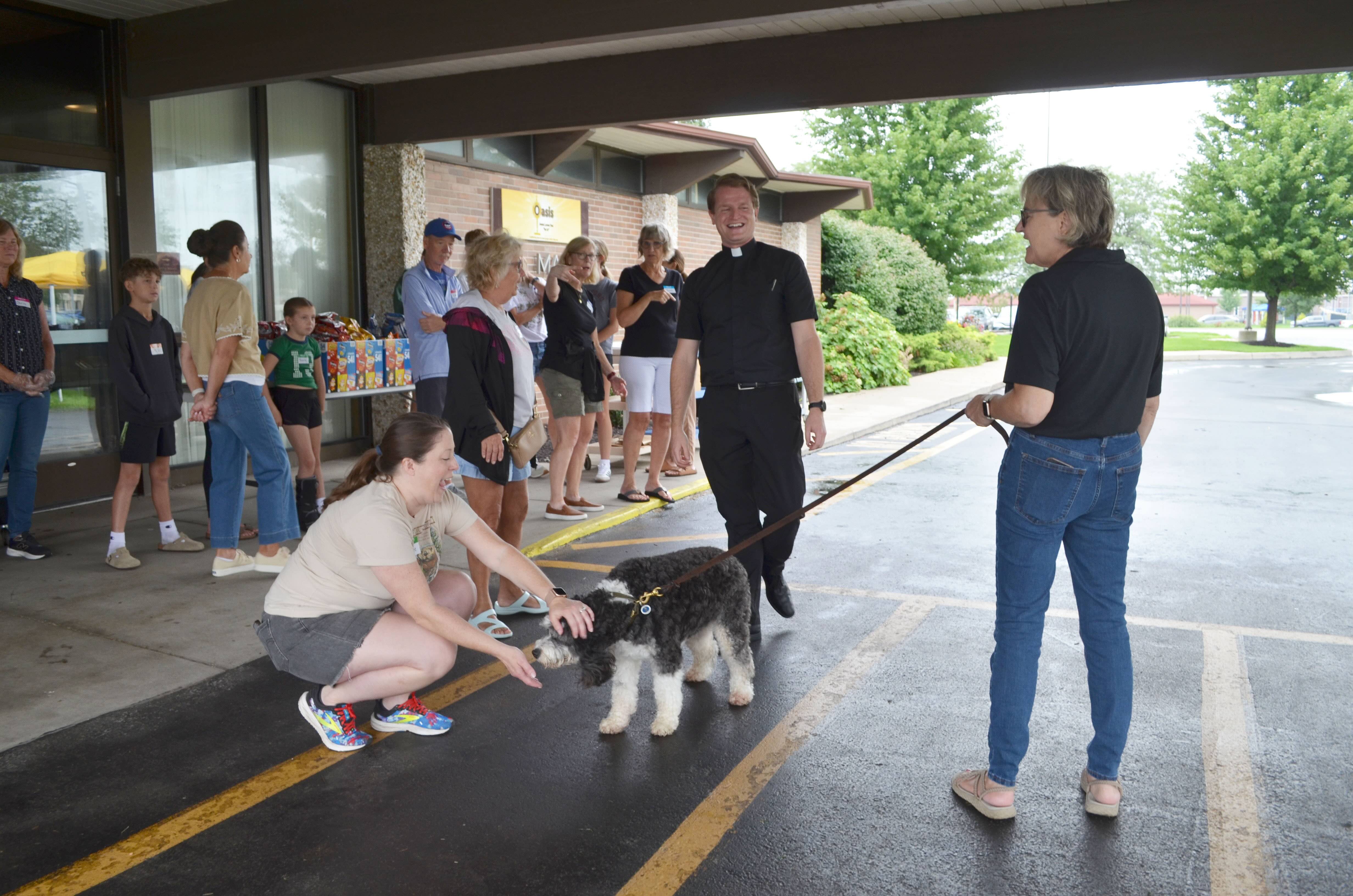 Father Declan McNicholas and volunteers at St. Matthias in Crown Point, Indiana. | Credit: Diocese of Gary/Northwest Indiana Catholic