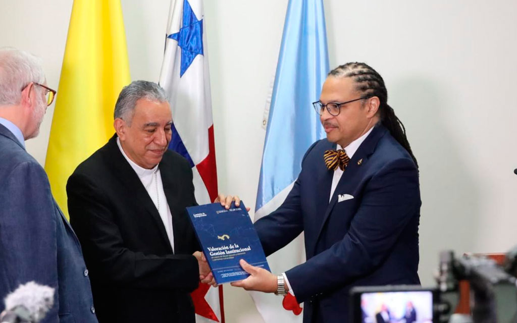 Presentation of the report to the archbishop of Panama, José Domingo Ulloa. | Credit: Archdiocese of Panama