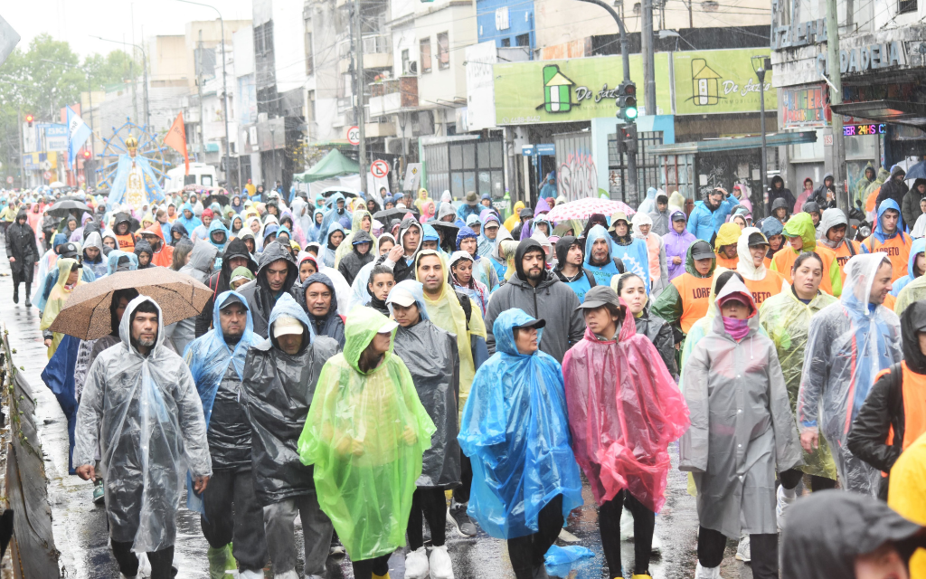 Rain-soaked pilgrims walk toward Luján in Argentina on Saturday, Oct. 3, 2026. | Credit: Eclesia Magazine/Diocese of Lomas de Zamora